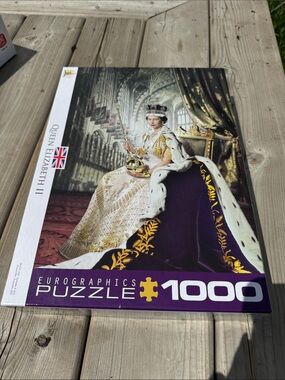Eurographics Queen Elizabeth II 1000-Piece Puzzle - Purple and White